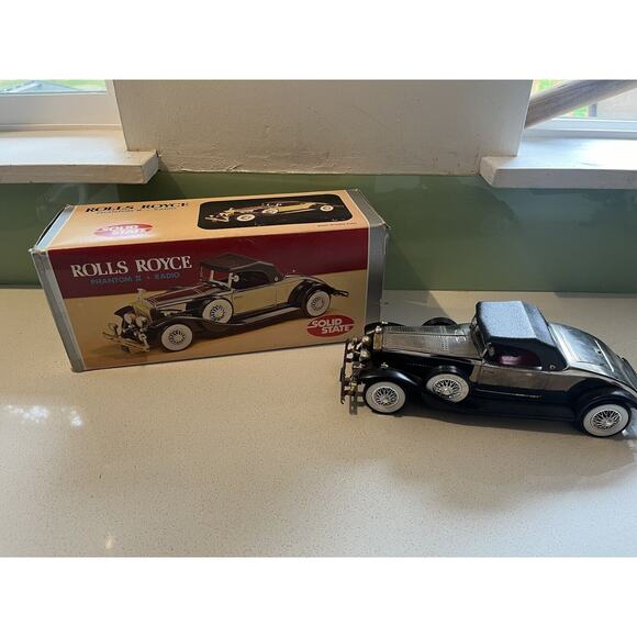 MODEL 1930S ROLLS ROYCE PHANTOM II SOLID STATE CAR AM TRANSISTOR RADIO W/ BOX - Picture 3 of 8
